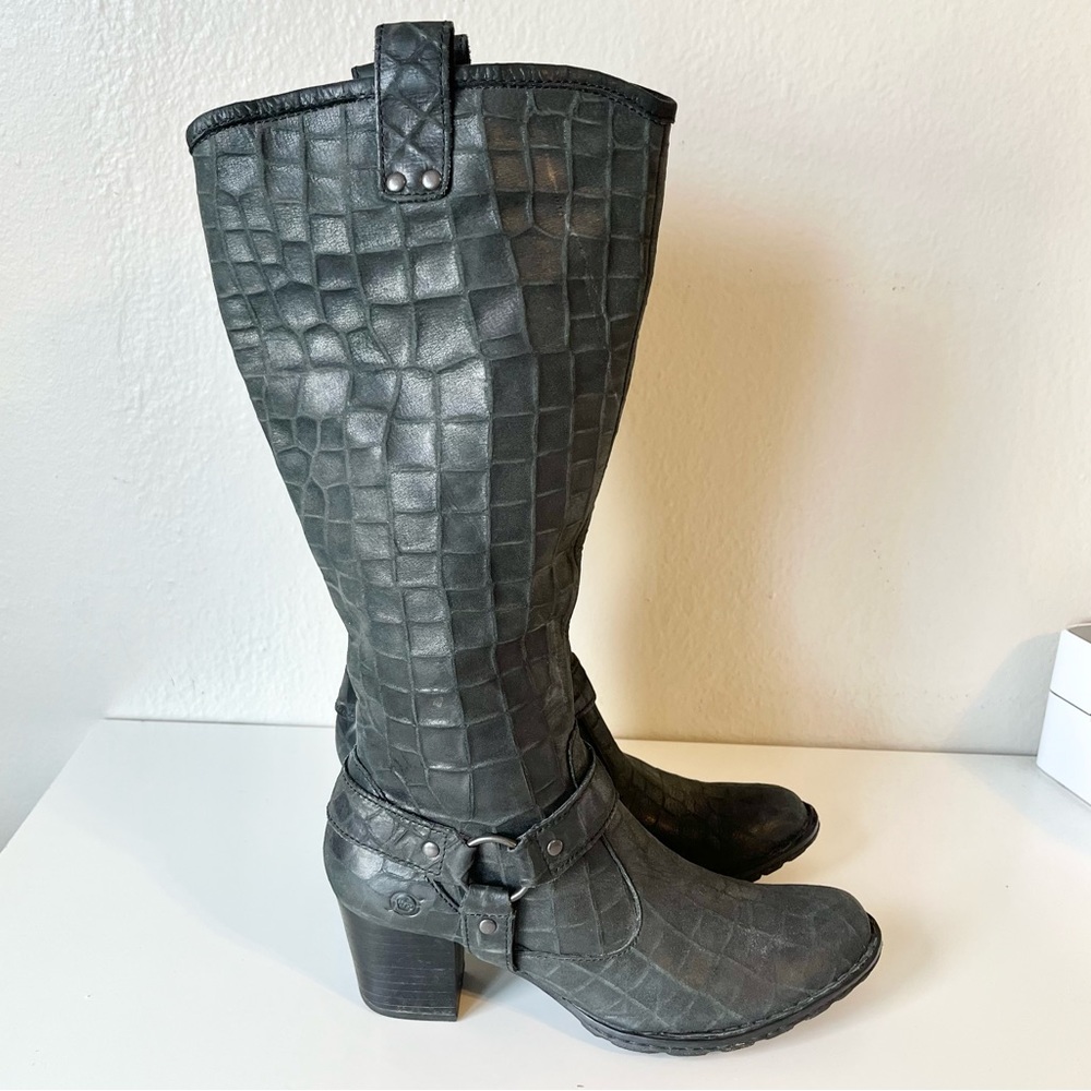 Born Lewisa Croc Embossed Boots‎ size 6.5